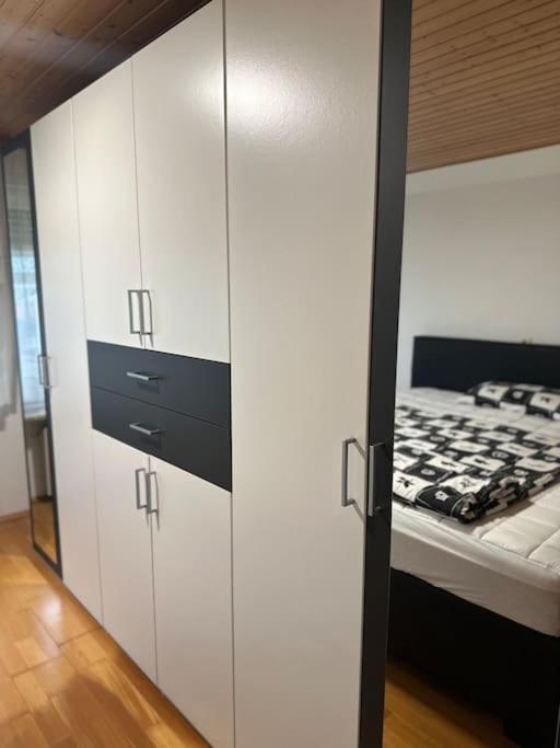 Gemuetliche 2 Zimmer Wohnung Бад-Херсфельд Экстерьер фото