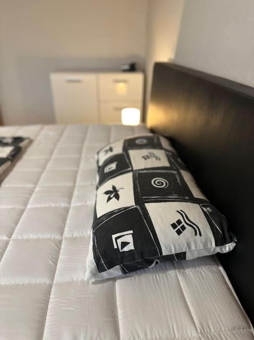 Gemuetliche 2 Zimmer Wohnung Бад-Херсфельд Экстерьер фото
